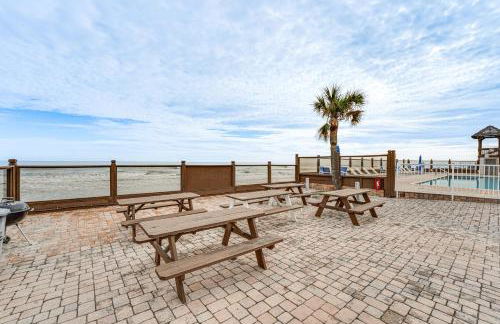 Beachfront Studio with Community Indoor Pool! - Foto 18