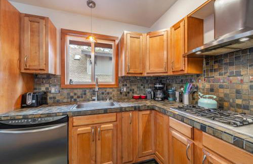 Lakeside Serenity Retreat - Photo 12