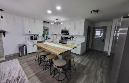 Spacious, Renovated, 5-bedroom Retreat, Near I-85 - Foto 12