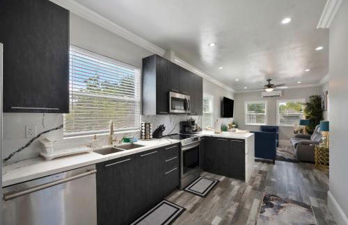 Walk to UC Davis Medical Center! Duplex with Patio - Foto 7