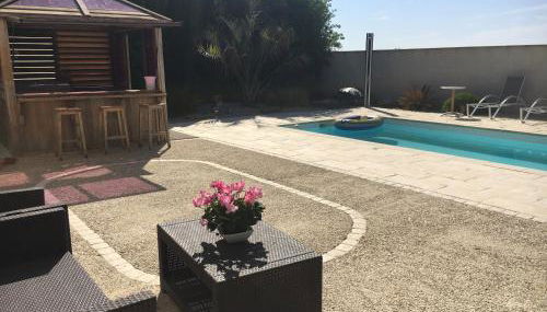 Piscine et jacuzzi à 2km de la plage de St Georges de didonne - Foto 4