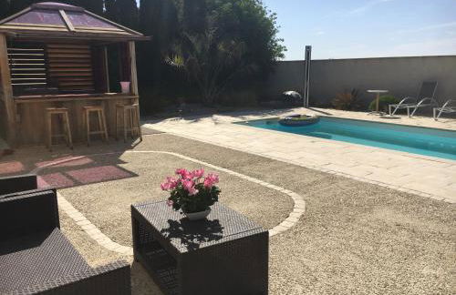 Piscine et jacuzzi à 2km de la plage de St Georges de didonne - Foto 4