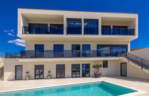Luxury apartment LaRiv II with pool - Foto 2