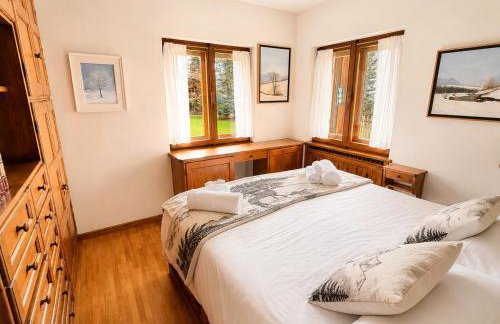 Exclusive Central Chalet, 5 min Sky Slopes, Garage - Foto 7