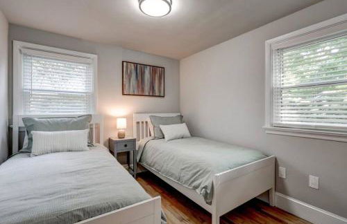 New cozy home near Outlets & Amish Country - Photo 11