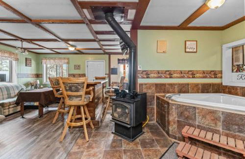 Off Grid Cozy Private Cabin - Foto 18