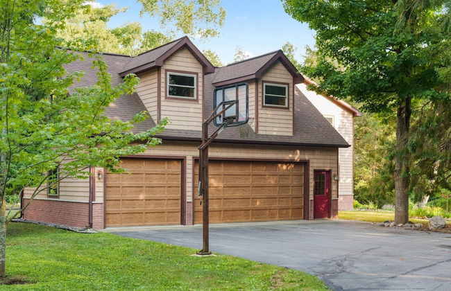 Firefly Lodge! Boardman River! Hot Tub! Woodstove! - Foto 47