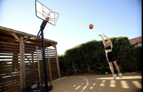 VILLA SAINTE BAUME Piscine Jacuzzi tout confort - Photo 26