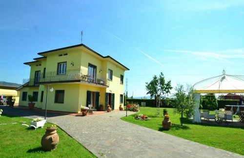 Villa in Montecarlo With Pool and Scenic Views - Foto 13