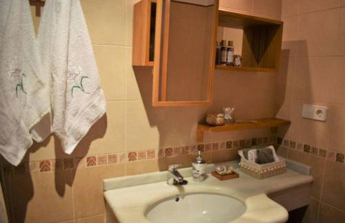 GALIHOST - Precioso ático en pleno centro de O Grove - Photo 9