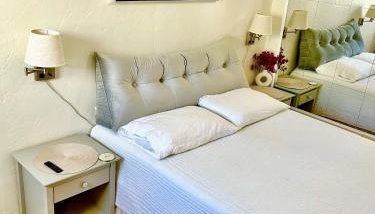 Monet Studio - Photo 2