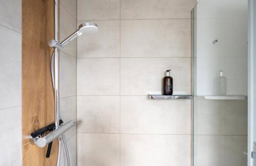 Corner 28 - Photo 27