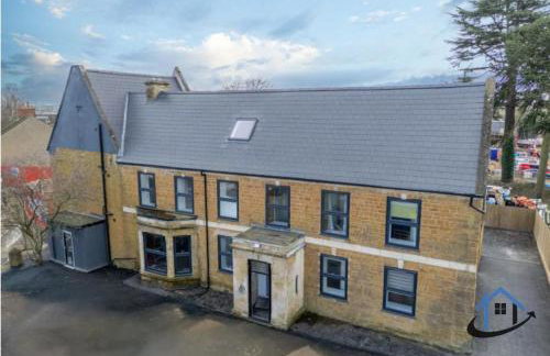 Manor House Apartments - Photo 1