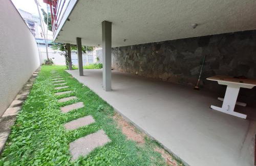 Casa Super Agradável, 250 metros da praia da Areia Preta, cinco quartos com ar, wifi, garagem, completa - Foto 40