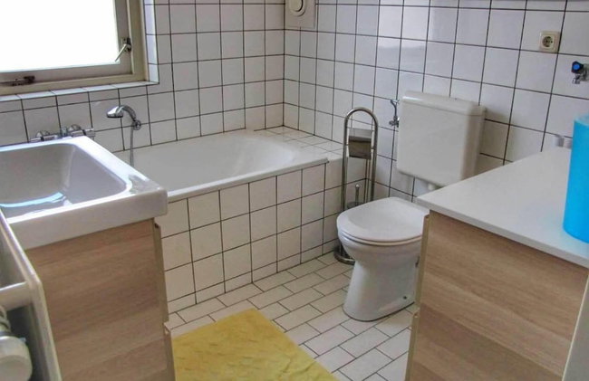 Nice Holiday Home Near Beach - Photo 11