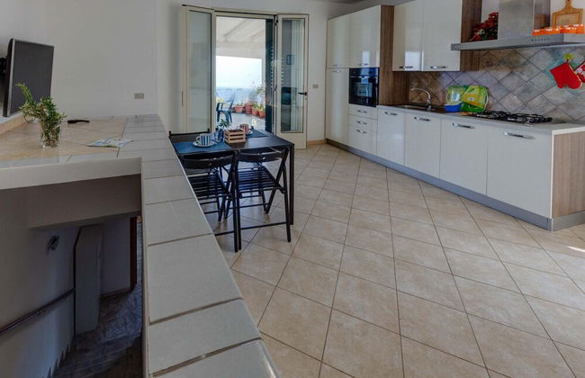 And001 in Andrano With 4 Bedrooms and 2 Bathrooms - Foto 16