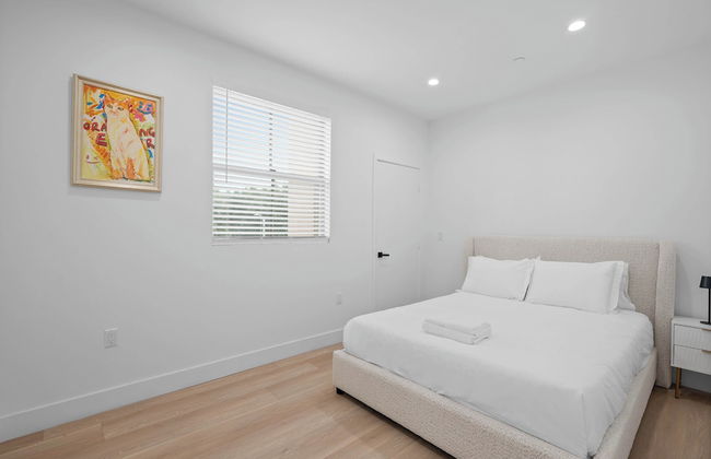 Not Affected by the Fire/modern 5BR Home With Full Amenities & Parking #2 - Foto 23