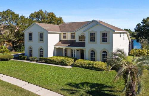 BRAND NEW! Lakefront 9BR Pool Hot Tub Outdoor Kitchen BBQ Theater 2 miles Disney - Foto 53