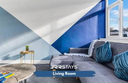 Tipton 3 Bedroom House Garden Sleeps 7 - JRR Stays - Foto 27