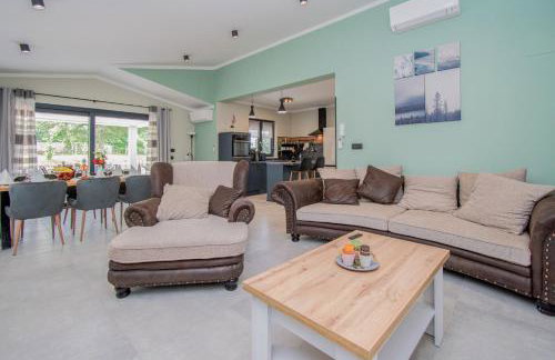 Villa Vala with a large yard near Pula - by Istrabook - Foto 22