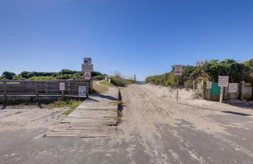 Pine Knoll Shores Getaway - Walk to Beach! - Foto 33