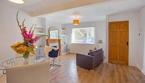 Relax with the whole family at the cosy cottage - Business rates available please enquire - Foto 4