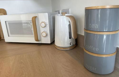 Modern 2-bedroom apartment, free parking for 2, walking distance to town centre - Foto 10