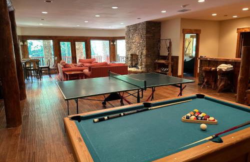 Luxury Mountain Retreat with views, fire pit, and creek - Foto 38