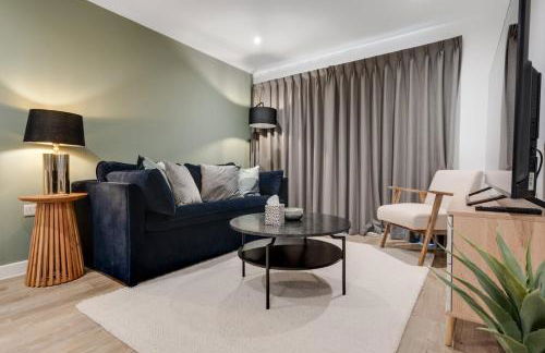 Spacious Modern 2 BR Old Trafford & Free Parking - Foto 17