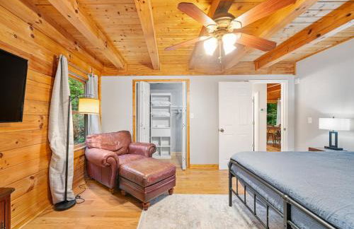 Cabin 3 Miles off I-40-hot tub-firepit-secluded better than a Hotel - Photo 13