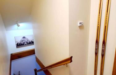 Blacktail Cabin Hideaway with hot tub - Foto 22