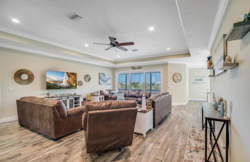 Spacious Home With Heated Pool! Sleeps 15! Billiard table! - Foto 24