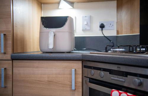 Cosy townhouse, new build, 5 bedrooms, Sleeps 8, Free Parking - Foto 13