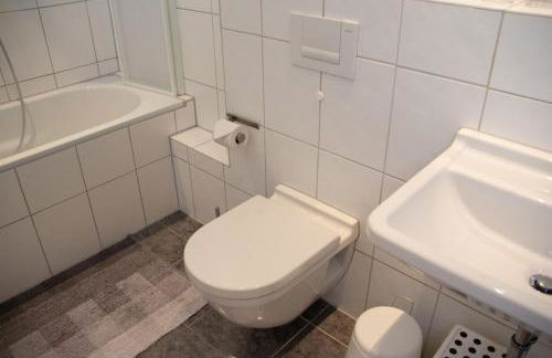 Ferienwohnung Hufelandstern bis 7 Personen - mit E-Ladesäule! - Foto 23