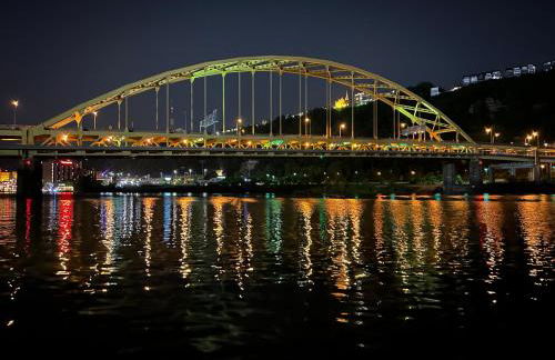 Upscale Charm PRIME LOCATION 7TH FLOOR SWEEPING CITY VIEWS FAST WIFI 24-7 Gym Lounge Roku - Foto 26