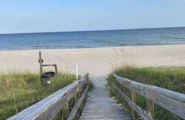 Beach Please! Complimentary 6-Seater Golf Carts! - Foto 13