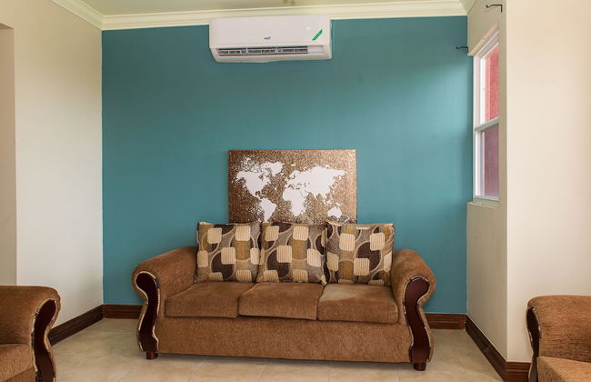 Kinsgton Modern Duplex Apartment with Pool - Foto 21