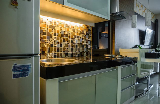 Luxurious 1BR At Dago Suites Apartment - Foto 15