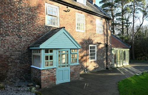 TyneView Estate, Farmhouse & Stables - Photo 53