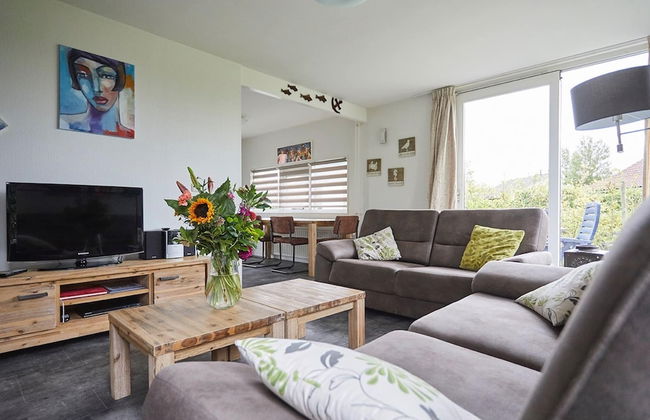 Holiday Home in Zeeland Near Lake & Sauna - Foto 5