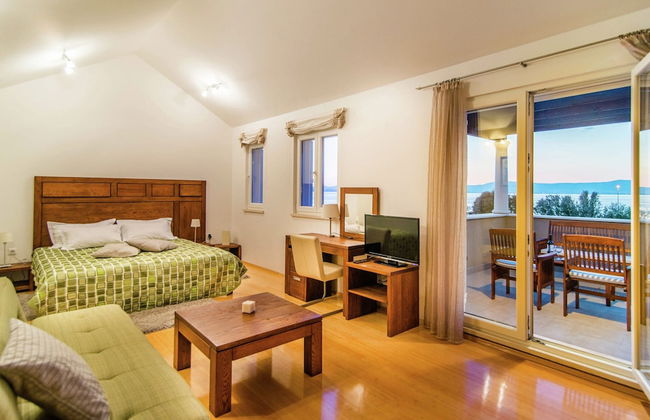 Beautiful Villa on the Island of Brac With Infinity Pool, Beach at 30 Meters - Foto 5