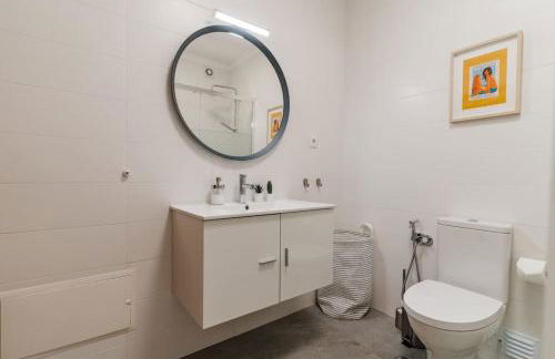 StaySalty - Resort Style Family Beach House with Pool - Photo 36