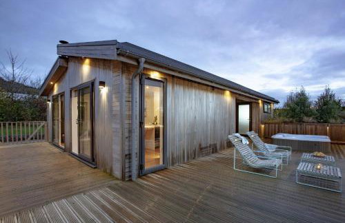 Deer Leap, Strawberryfield Park - Photo 5