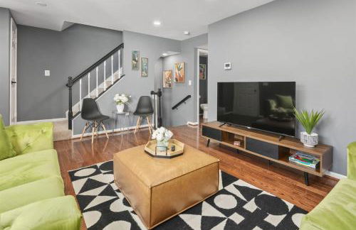 Cozy 4BR Townhome, Family Community, 40 Mins to DC - Foto 6