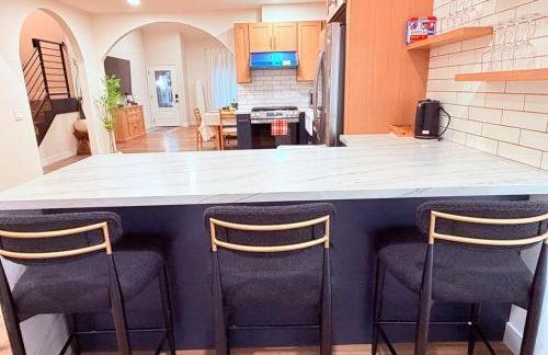 Minutes to ONT Airport And Entire Home With Billiards - Foto 77