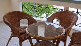 Danis Home - Photo 3