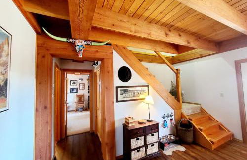 Blacktail Cabin Hideaway with hot tub - Foto 1