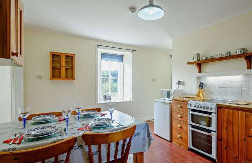 2 bed in Strontian CA046 - Photo 5