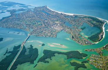 Olde Marco Inn - Photo 6