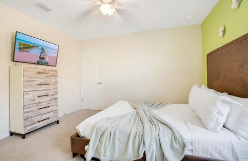 Large Themed Pool Home at Windsor at Westside - Photo 45